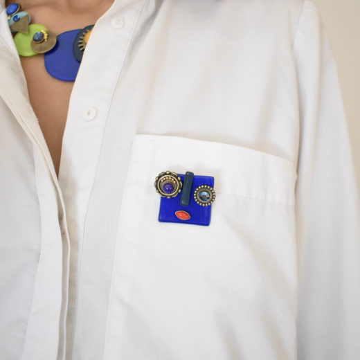 Broche Nathalie Borderie Visage Purple Square